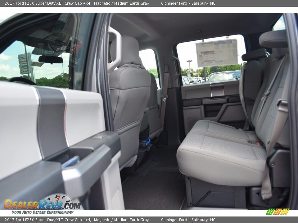 2017 Ford F250 Super Duty XLT Crew Cab 4x4 Magnetic / Medium Earth Gray Photo #10