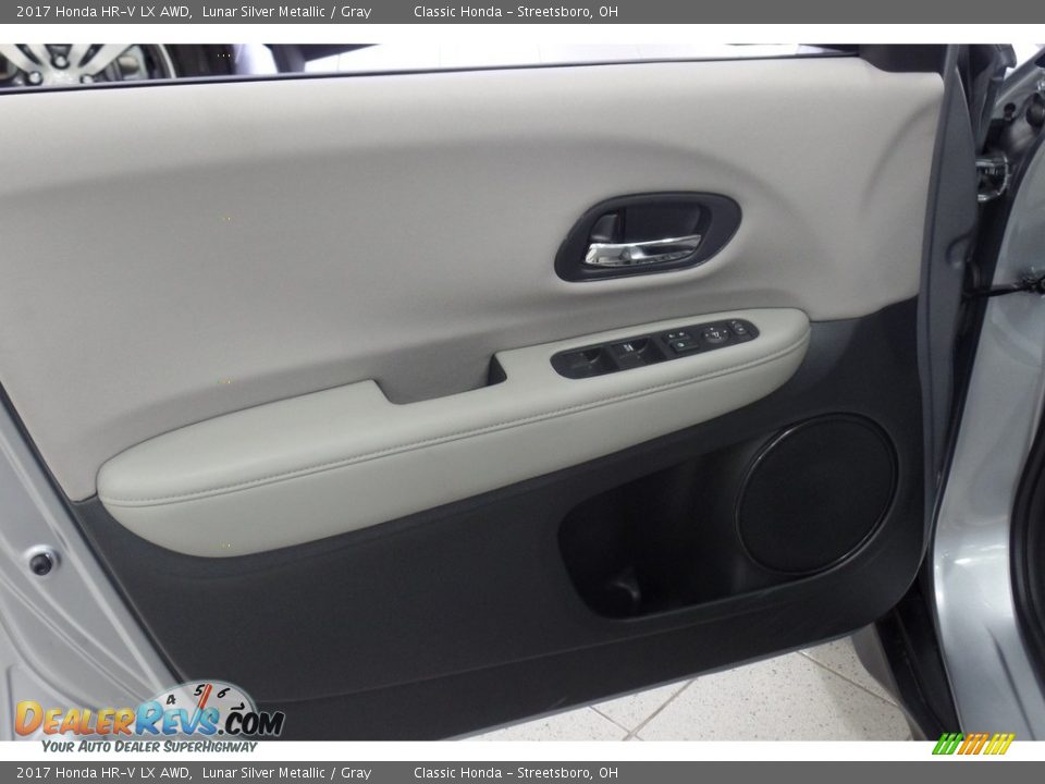 2017 Honda HR-V LX AWD Lunar Silver Metallic / Gray Photo #11