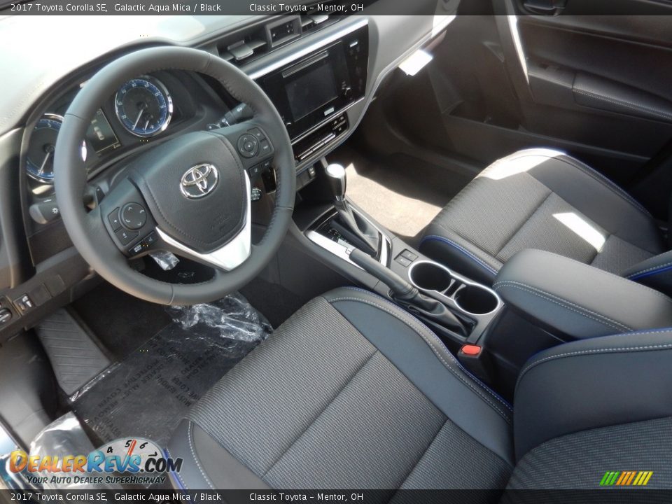 2017 Toyota Corolla SE Galactic Aqua Mica / Black Photo #4