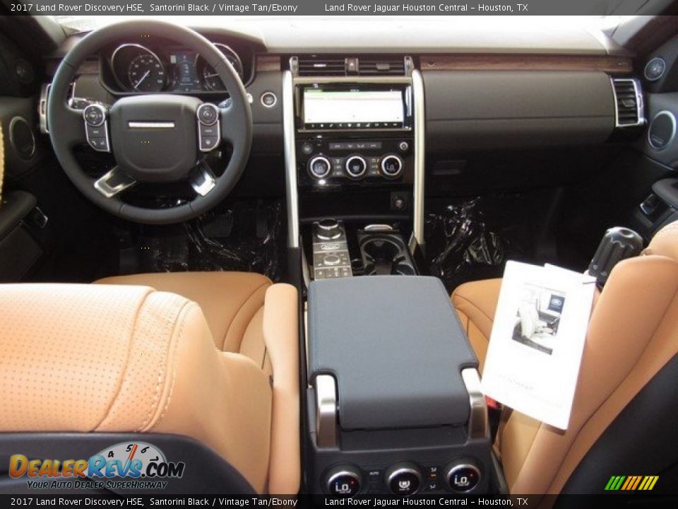 Dashboard of 2017 Land Rover Discovery HSE Photo #4