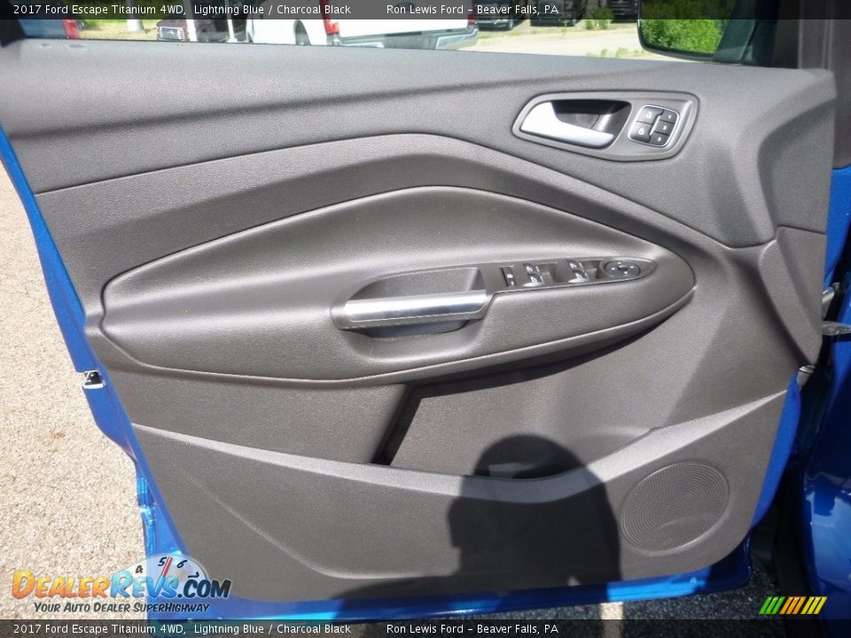 2017 Ford Escape Titanium 4WD Lightning Blue / Charcoal Black Photo #13