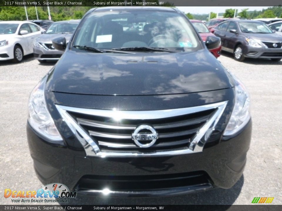 2017 Nissan Versa S Super Black / Charcoal Photo #9