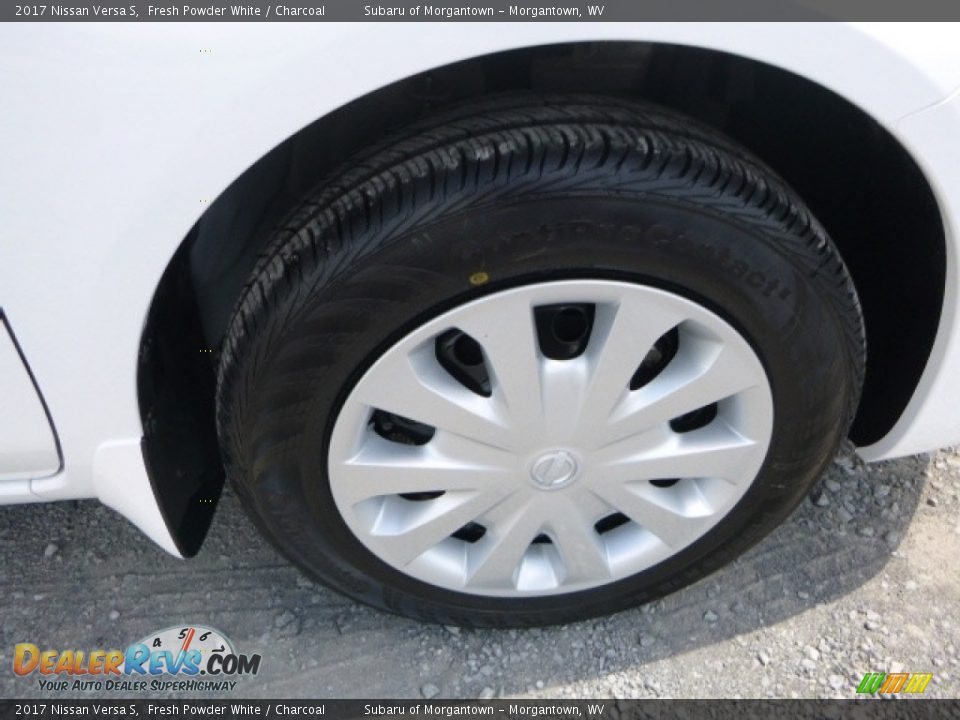 2017 Nissan Versa S Fresh Powder White / Charcoal Photo #10