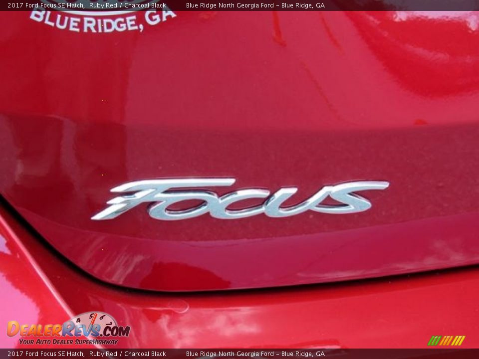 2017 Ford Focus SE Hatch Ruby Red / Charcoal Black Photo #35