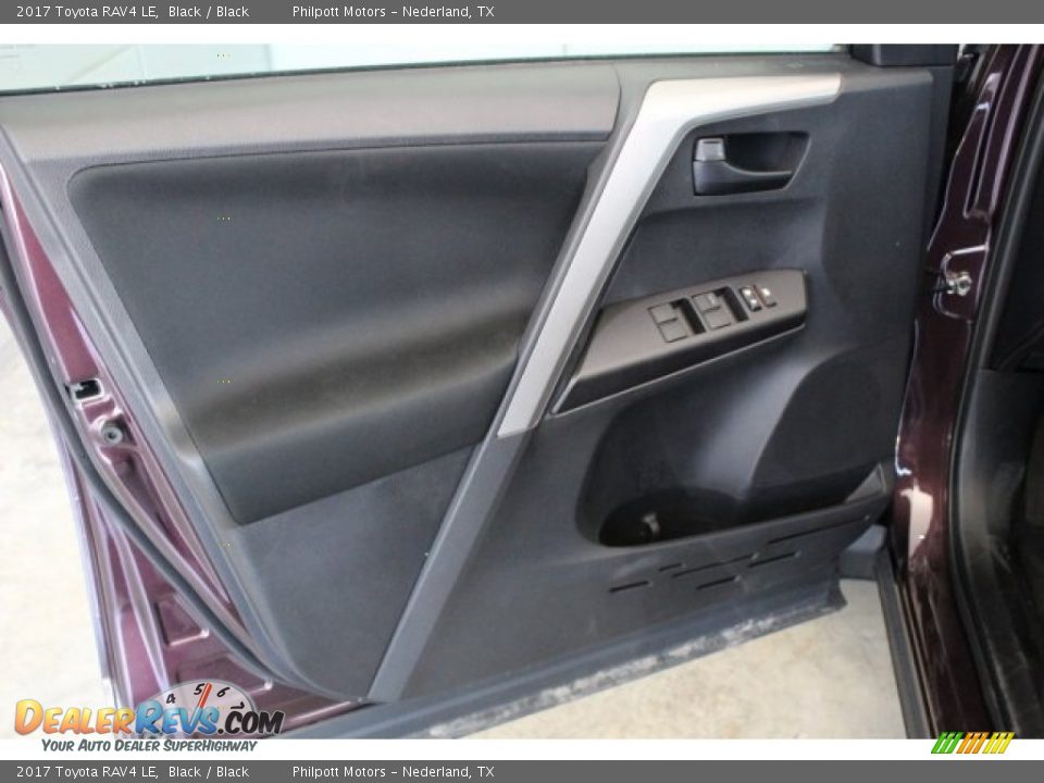 2017 Toyota RAV4 LE Black / Black Photo #8