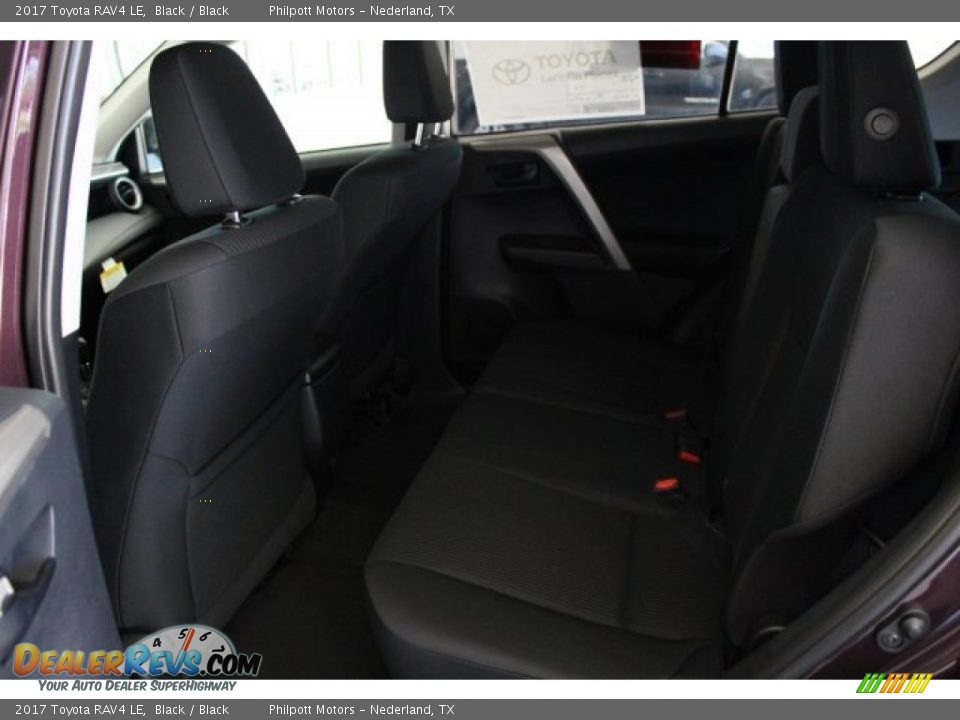 2017 Toyota RAV4 LE Black / Black Photo #17