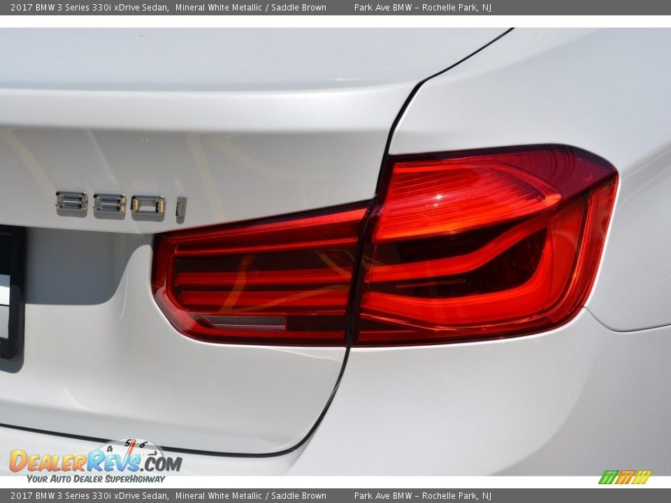 2017 BMW 3 Series 330i xDrive Sedan Mineral White Metallic / Saddle Brown Photo #23