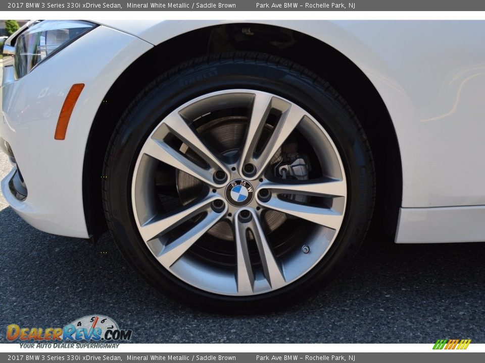 2017 BMW 3 Series 330i xDrive Sedan Mineral White Metallic / Saddle Brown Photo #32