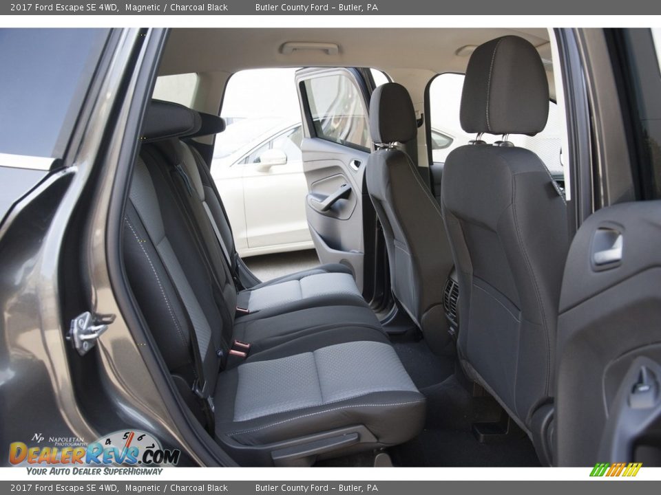 2017 Ford Escape SE 4WD Magnetic / Charcoal Black Photo #10