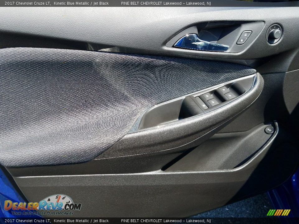 2017 Chevrolet Cruze LT Kinetic Blue Metallic / Jet Black Photo #8
