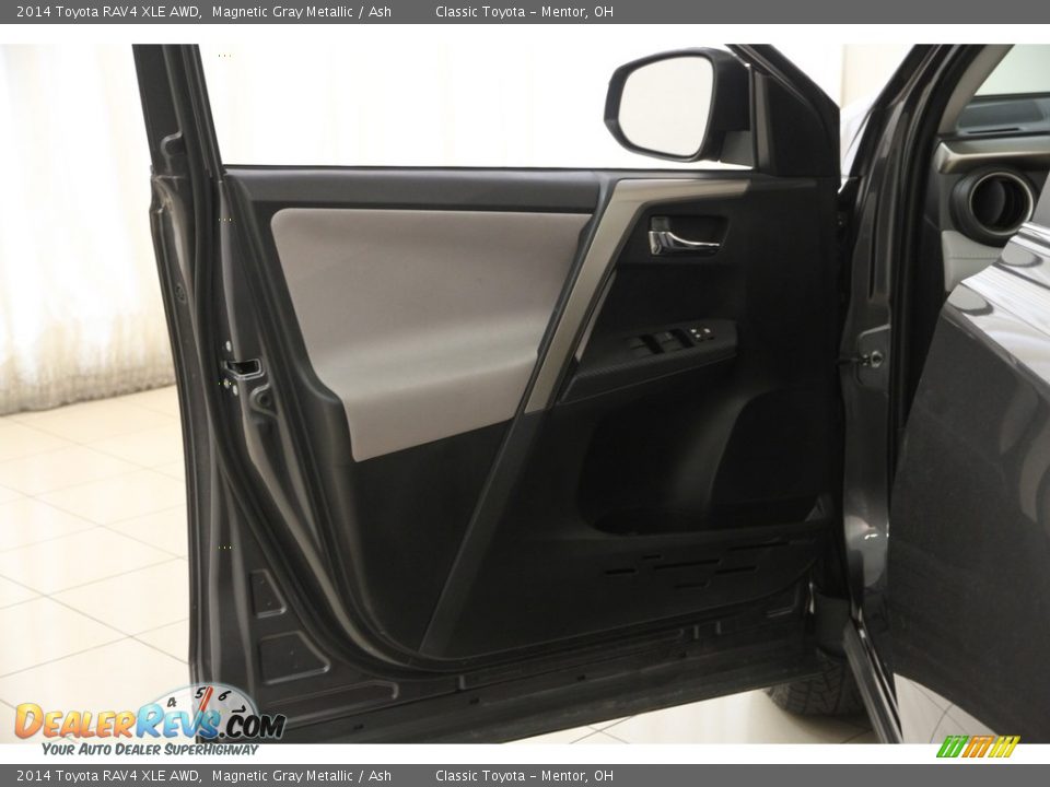 2014 Toyota RAV4 XLE AWD Magnetic Gray Metallic / Ash Photo #4
