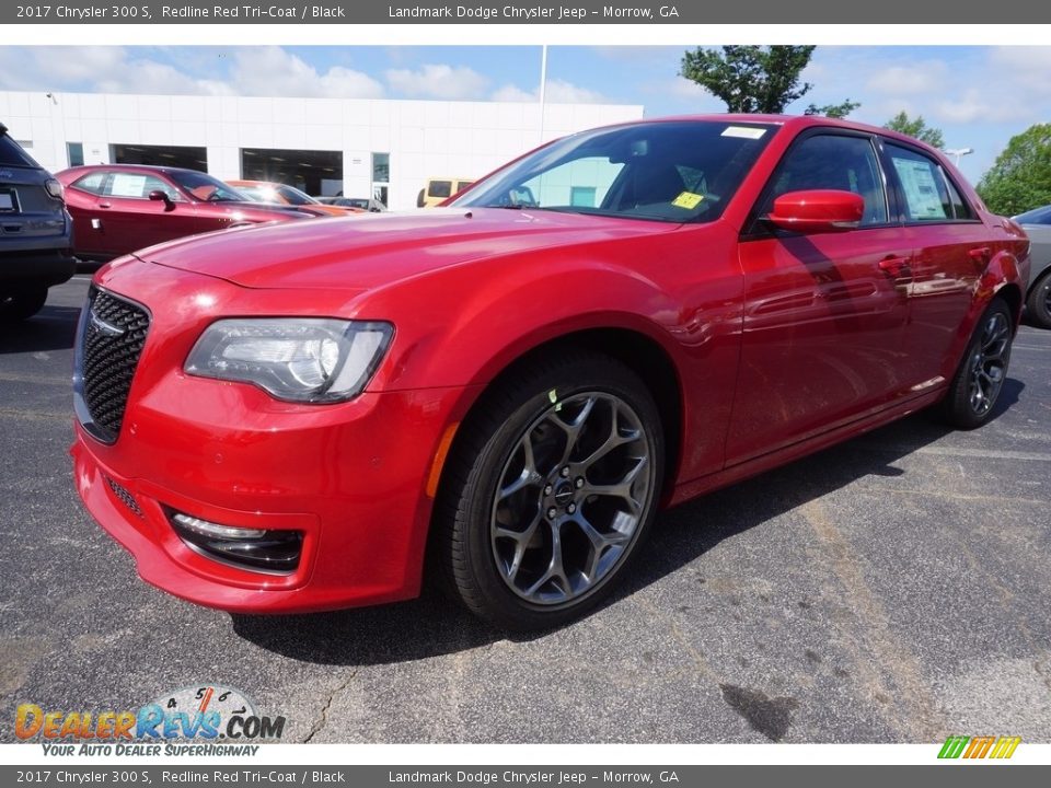 Front 3/4 View of 2017 Chrysler 300 S Photo #1