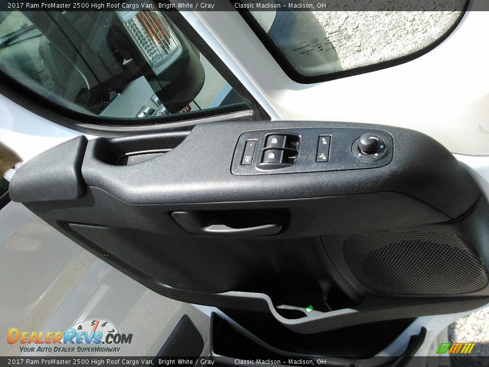 2017 Ram ProMaster 2500 High Roof Cargo Van Bright White / Gray Photo #4