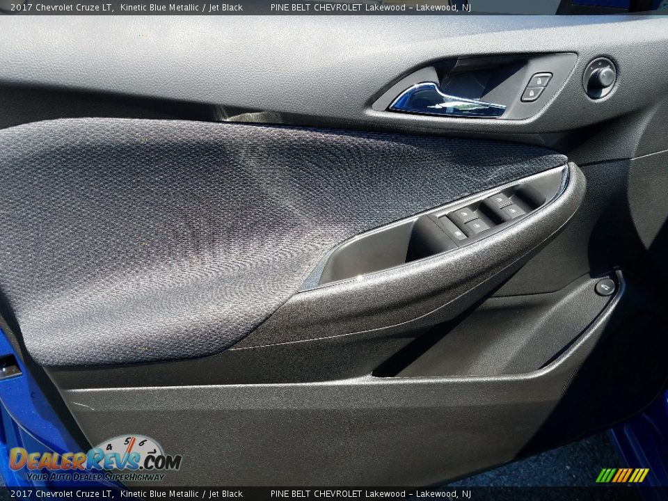 2017 Chevrolet Cruze LT Kinetic Blue Metallic / Jet Black Photo #8