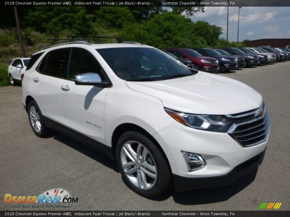 Front 3/4 View of 2018 Chevrolet Equinox Premier AWD Photo #7