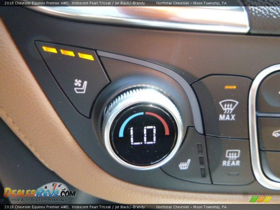 Controls of 2018 Chevrolet Equinox Premier AWD Photo #16