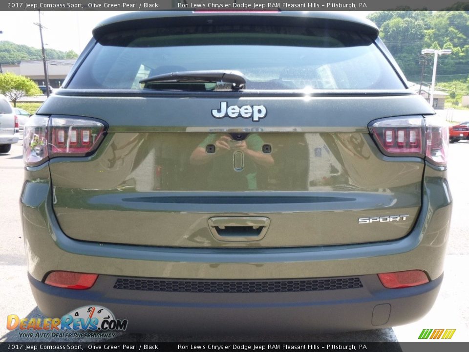 2017 Jeep Compass Sport Olive Green Pearl / Black Photo #4