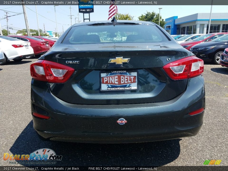 2017 Chevrolet Cruze LT Graphite Metallic / Jet Black Photo #5