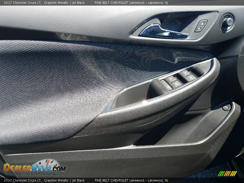 2017 Chevrolet Cruze LT Graphite Metallic / Jet Black Photo #8