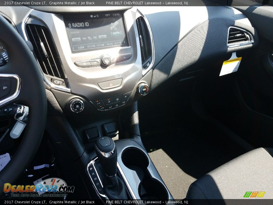 2017 Chevrolet Cruze LT Graphite Metallic / Jet Black Photo #10