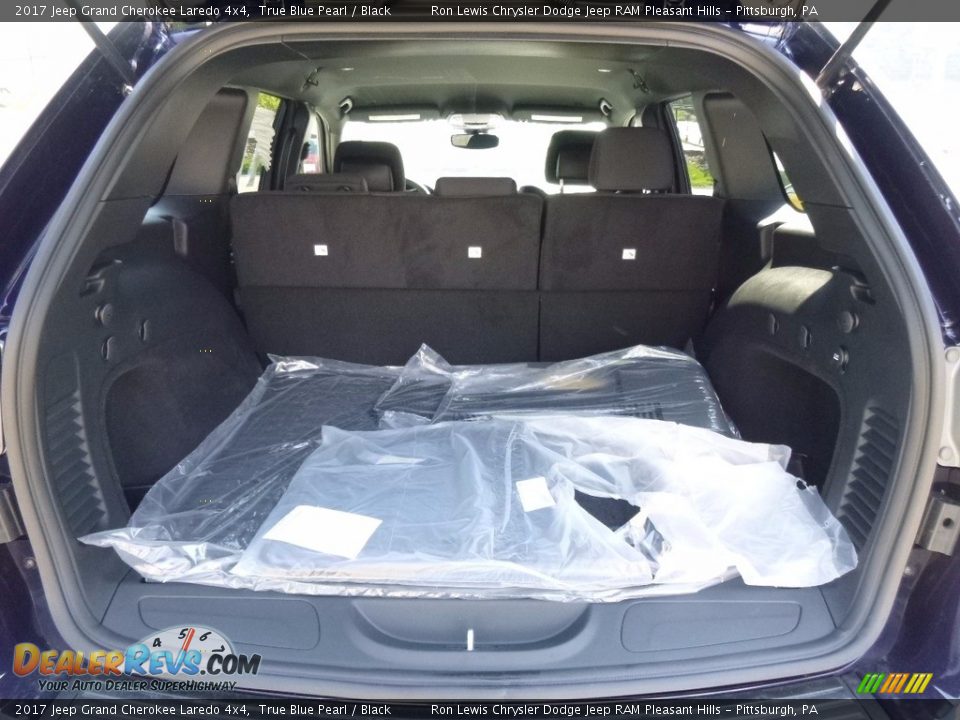 2017 Jeep Grand Cherokee Laredo 4x4 True Blue Pearl / Black Photo #6