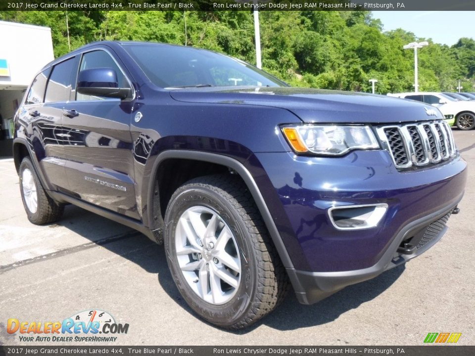 2017 Jeep Grand Cherokee Laredo 4x4 True Blue Pearl / Black Photo #9