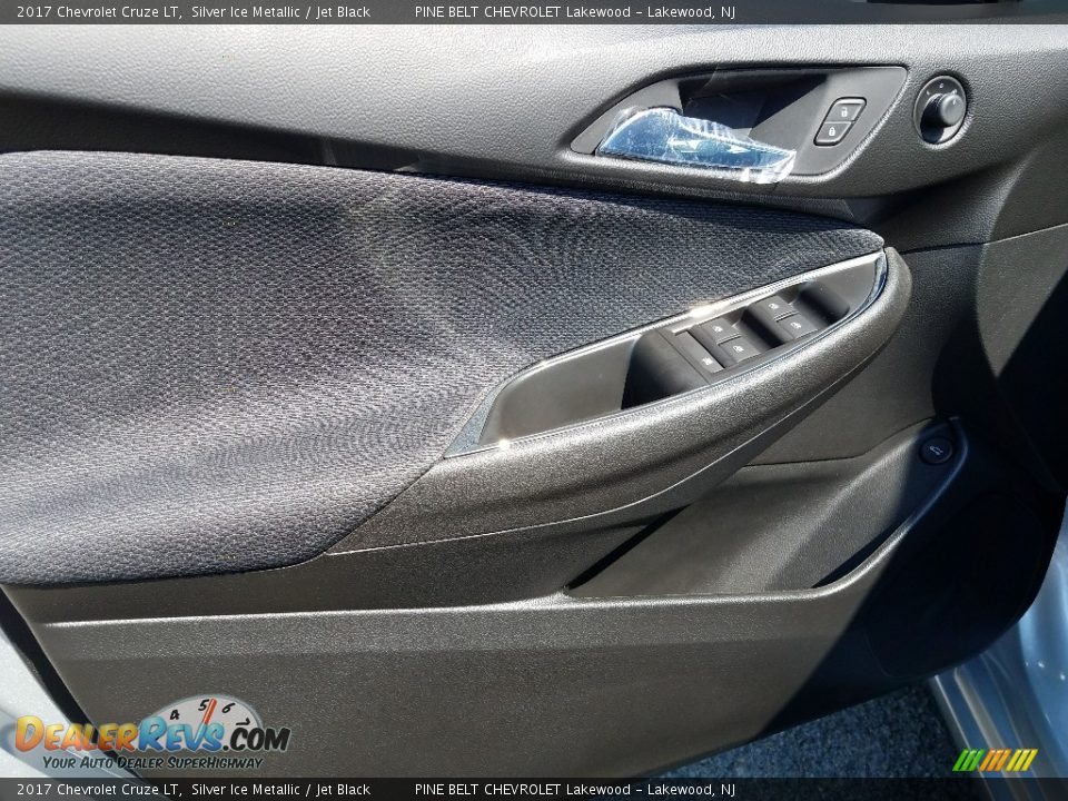 2017 Chevrolet Cruze LT Silver Ice Metallic / Jet Black Photo #8