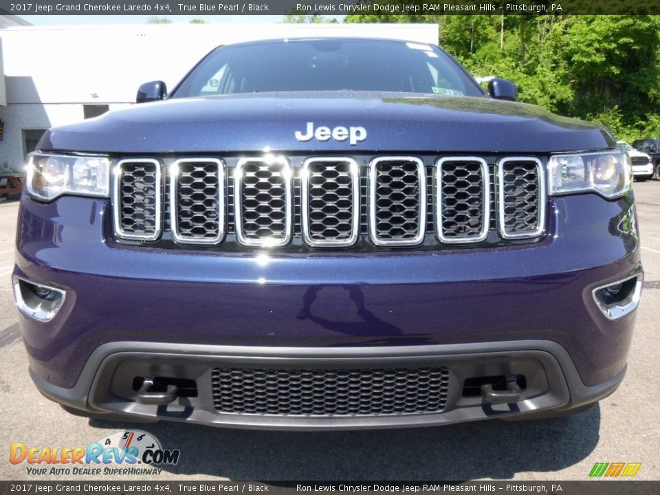 2017 Jeep Grand Cherokee Laredo 4x4 True Blue Pearl / Black Photo #10
