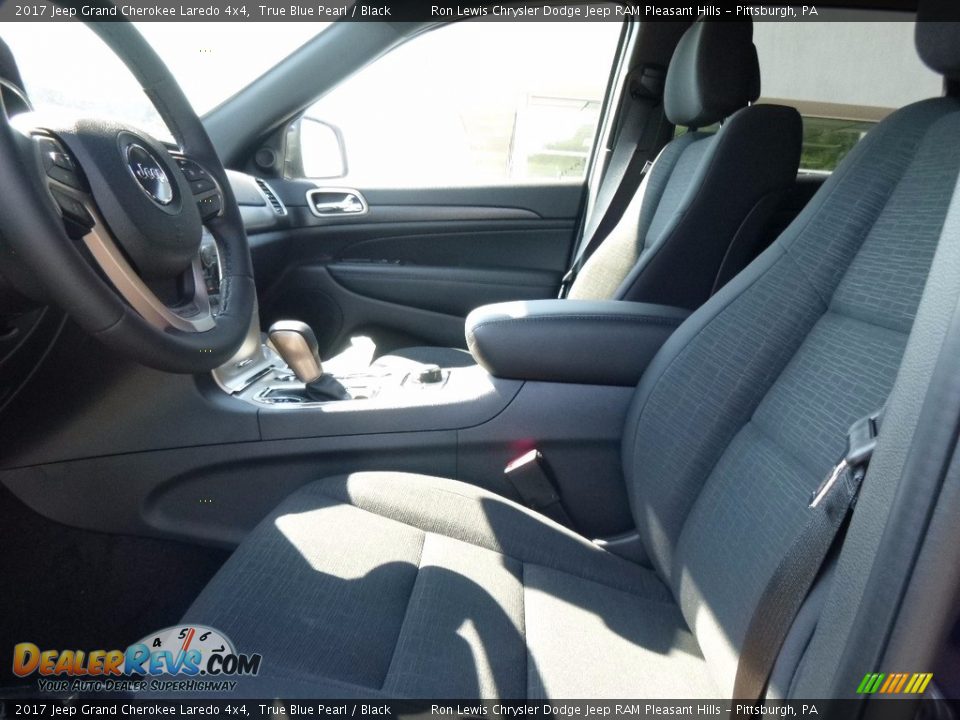 2017 Jeep Grand Cherokee Laredo 4x4 True Blue Pearl / Black Photo #12