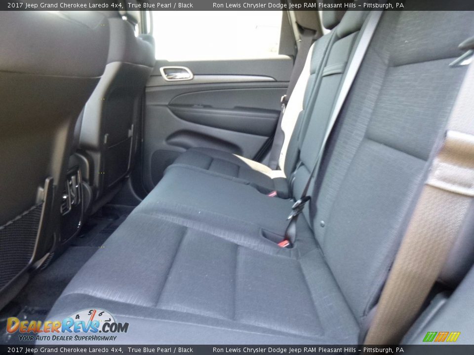 2017 Jeep Grand Cherokee Laredo 4x4 True Blue Pearl / Black Photo #13
