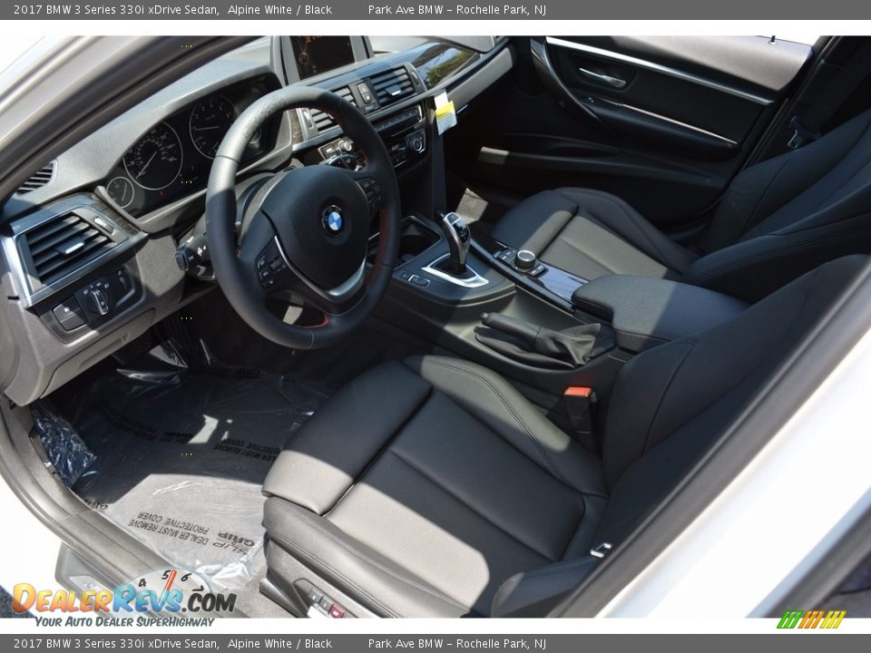 2017 BMW 3 Series 330i xDrive Sedan Alpine White / Black Photo #10