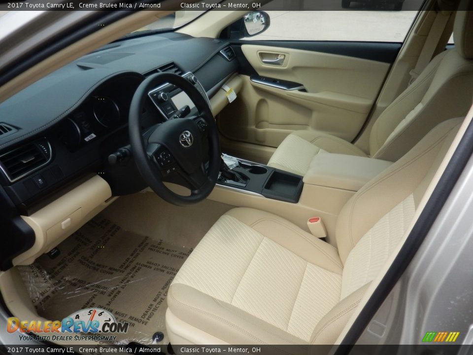 2017 Toyota Camry LE Creme Brulee Mica / Almond Photo #3