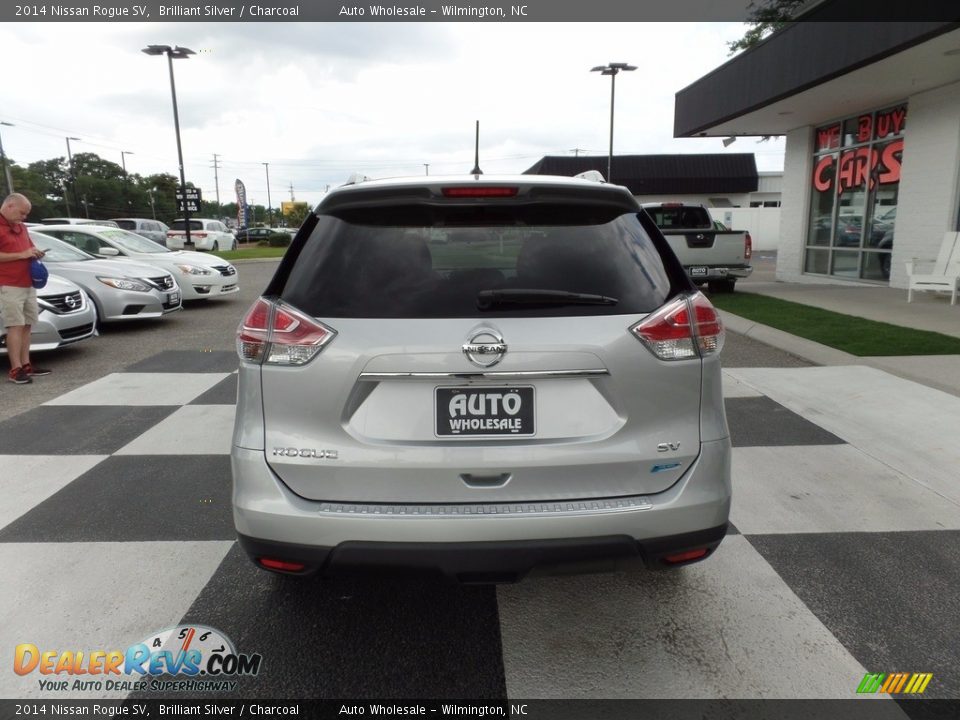 2014 Nissan Rogue SV Brilliant Silver / Charcoal Photo #4