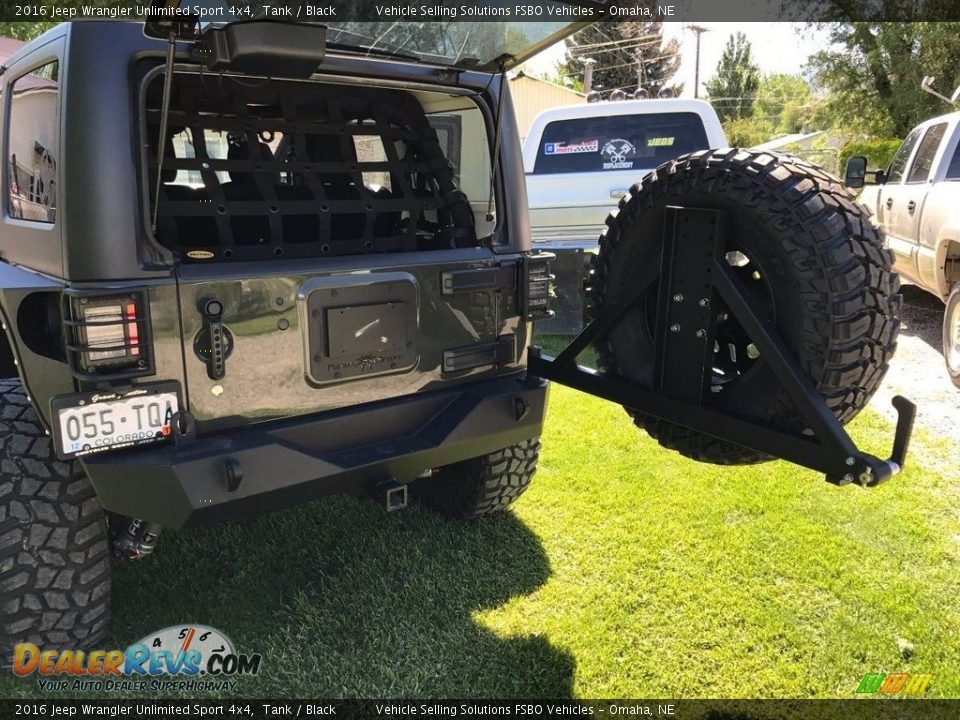2016 Jeep Wrangler Unlimited Sport 4x4 Tank / Black Photo #9