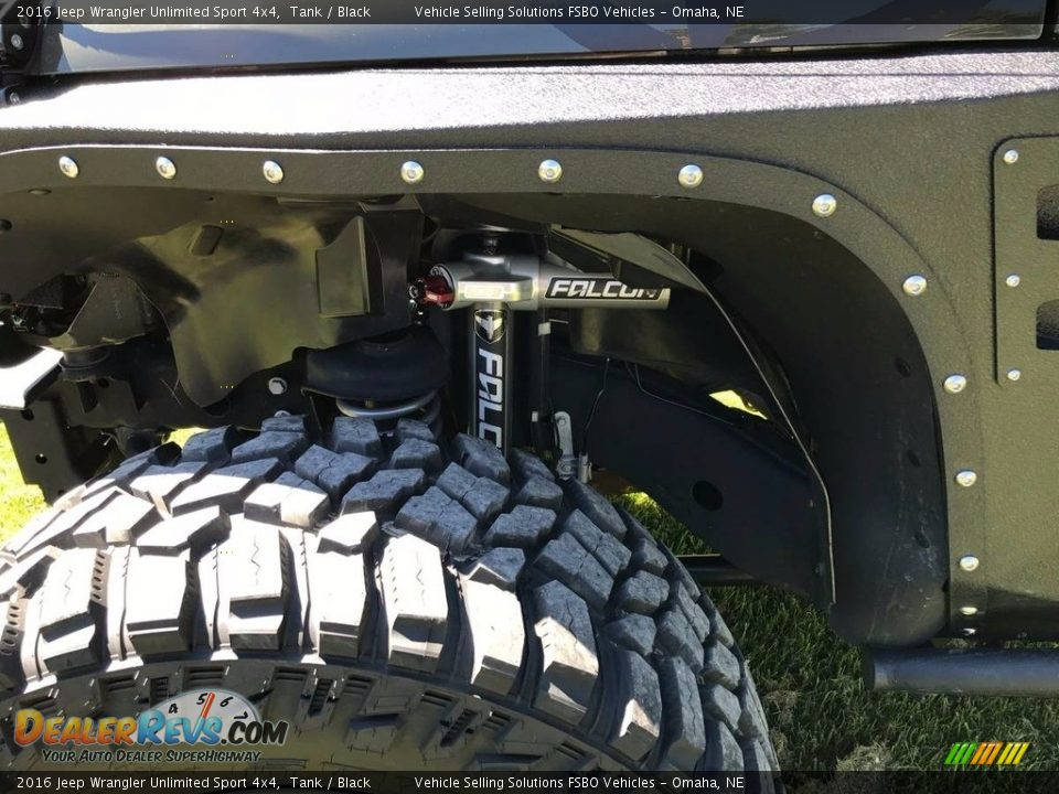 2016 Jeep Wrangler Unlimited Sport 4x4 Tank / Black Photo #13