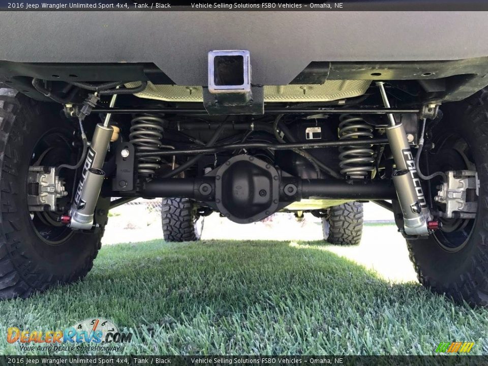 2016 Jeep Wrangler Unlimited Sport 4x4 Tank / Black Photo #15