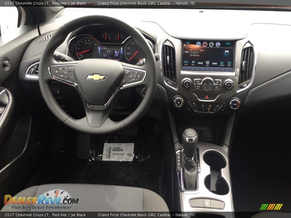 2017 Chevrolet Cruze LT Red Hot / Jet Black Photo #8