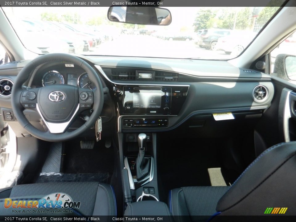 2017 Toyota Corolla SE Classic Silver Metalic / Black Photo #3