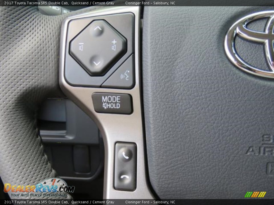 Controls of 2017 Toyota Tacoma SR5 Double Cab Photo #19