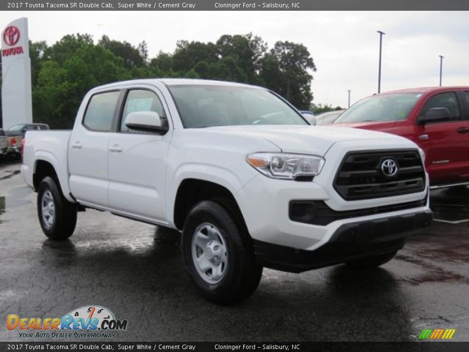Front 3/4 View of 2017 Toyota Tacoma SR Double Cab Photo #1