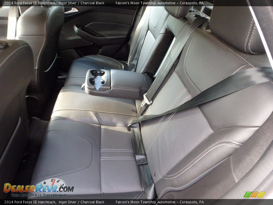 2014 Ford Focus SE Hatchback Ingot Silver / Charcoal Black Photo #17