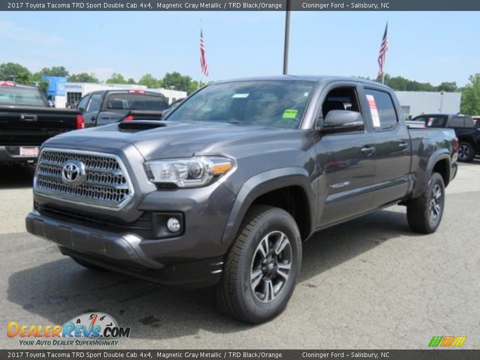 Front 3/4 View of 2017 Toyota Tacoma TRD Sport Double Cab 4x4 Photo #3