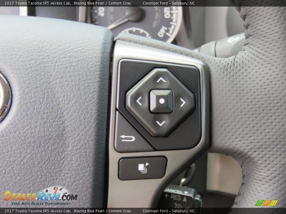 Controls of 2017 Toyota Tacoma SR5 Access Cab Photo #20