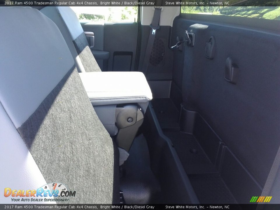 2017 Ram 4500 Tradesman Regular Cab 4x4 Chassis Bright White / Black/Diesel Gray Photo #21