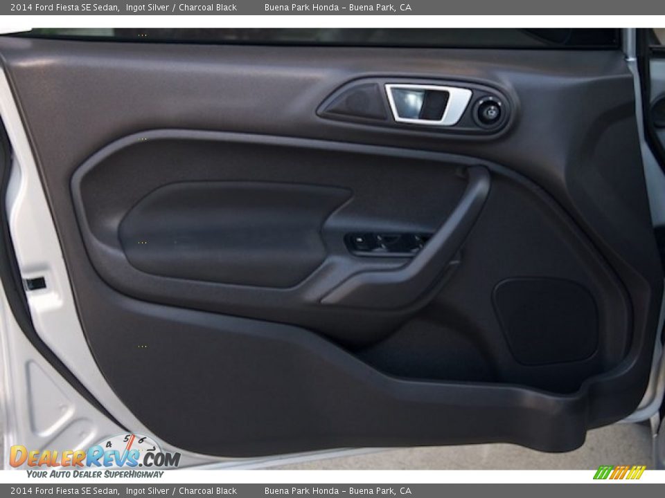 2014 Ford Fiesta SE Sedan Ingot Silver / Charcoal Black Photo #20