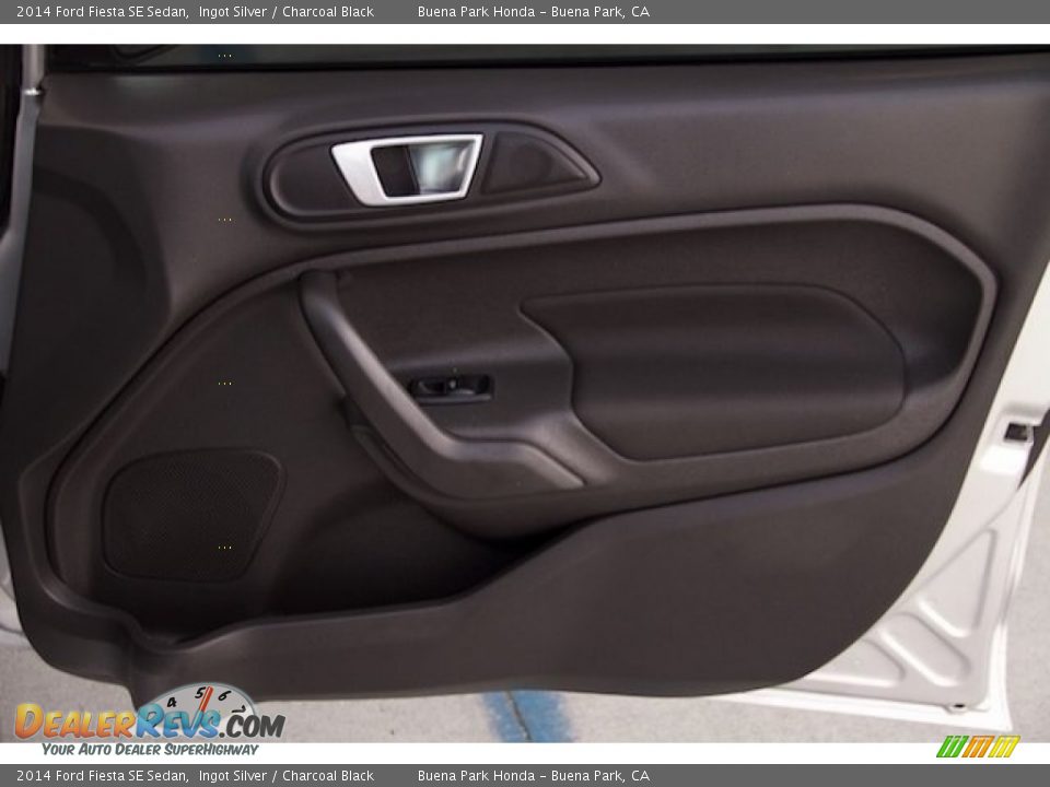 2014 Ford Fiesta SE Sedan Ingot Silver / Charcoal Black Photo #23