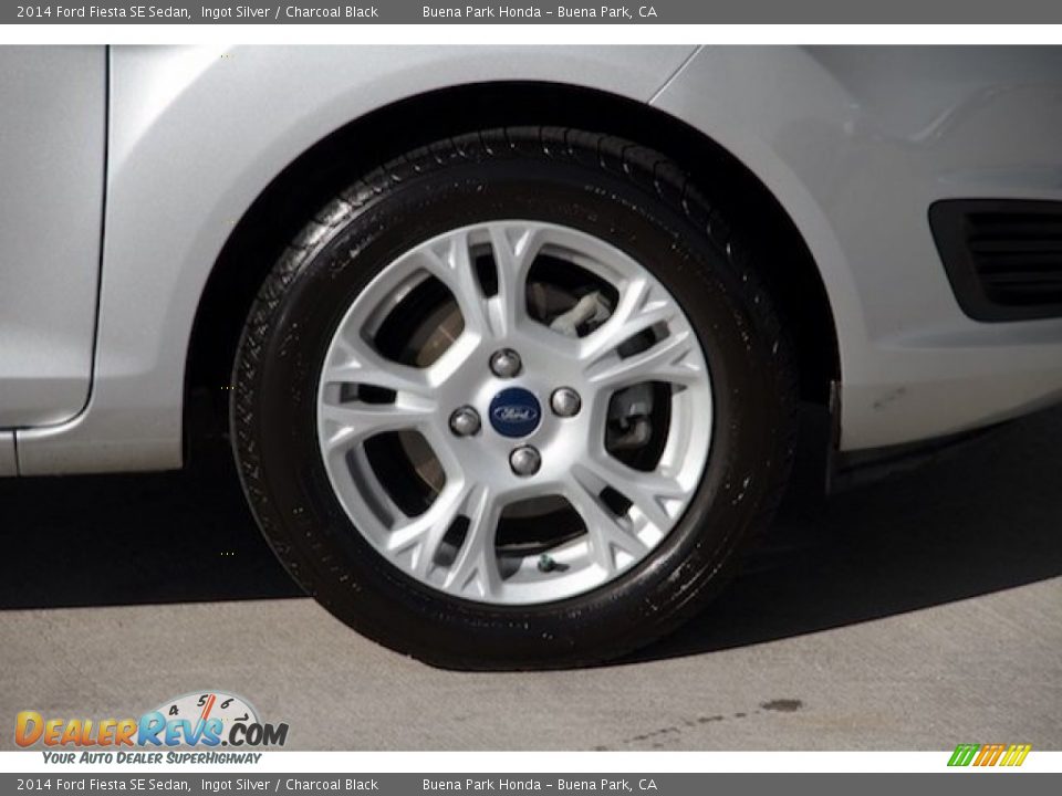 2014 Ford Fiesta SE Sedan Ingot Silver / Charcoal Black Photo #25