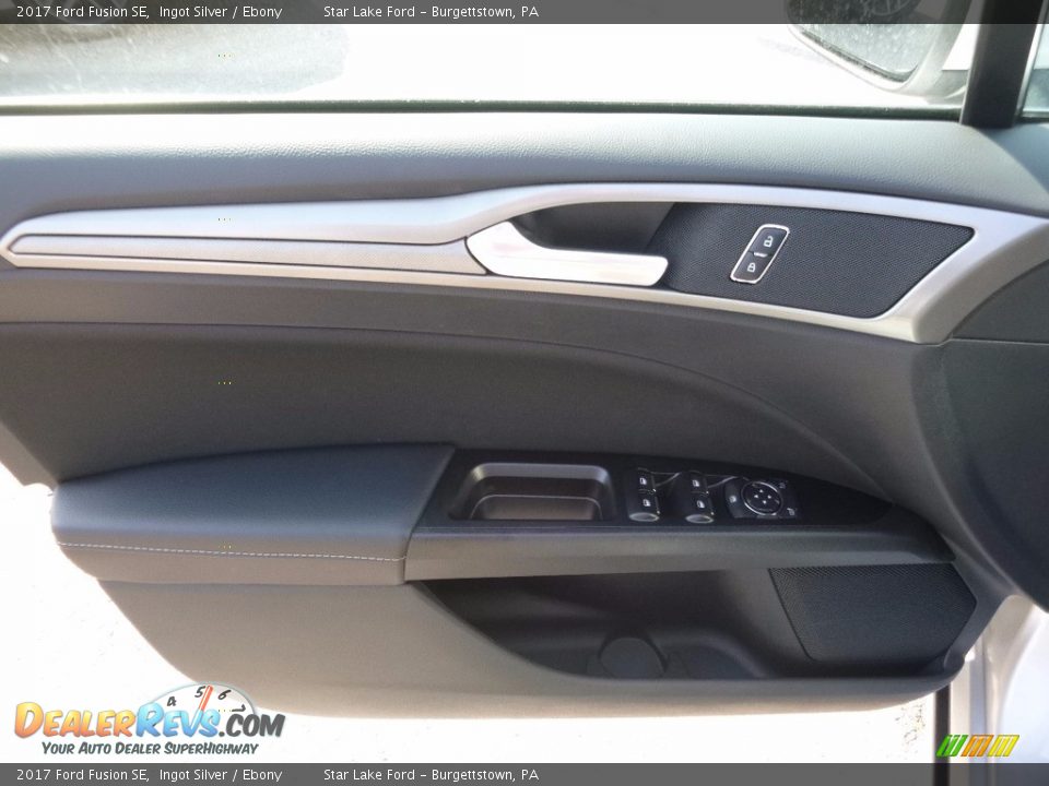 2017 Ford Fusion SE Ingot Silver / Ebony Photo #12