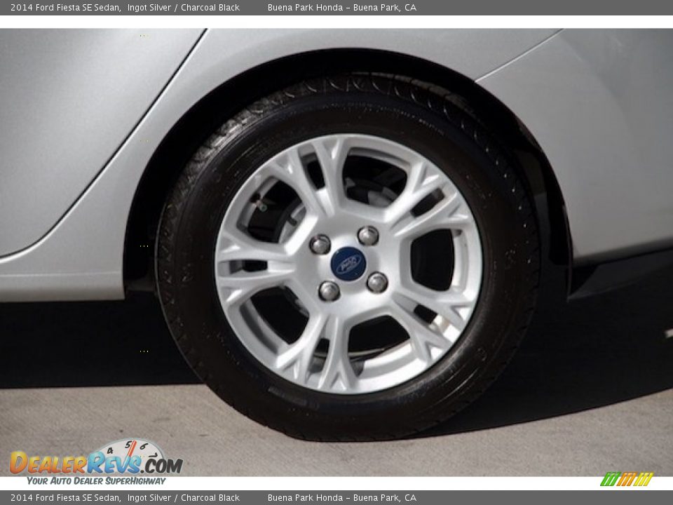 2014 Ford Fiesta SE Sedan Ingot Silver / Charcoal Black Photo #28