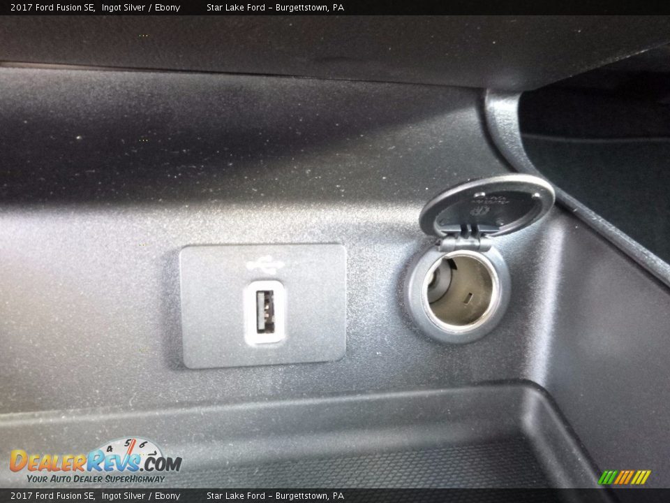 2017 Ford Fusion SE Ingot Silver / Ebony Photo #17